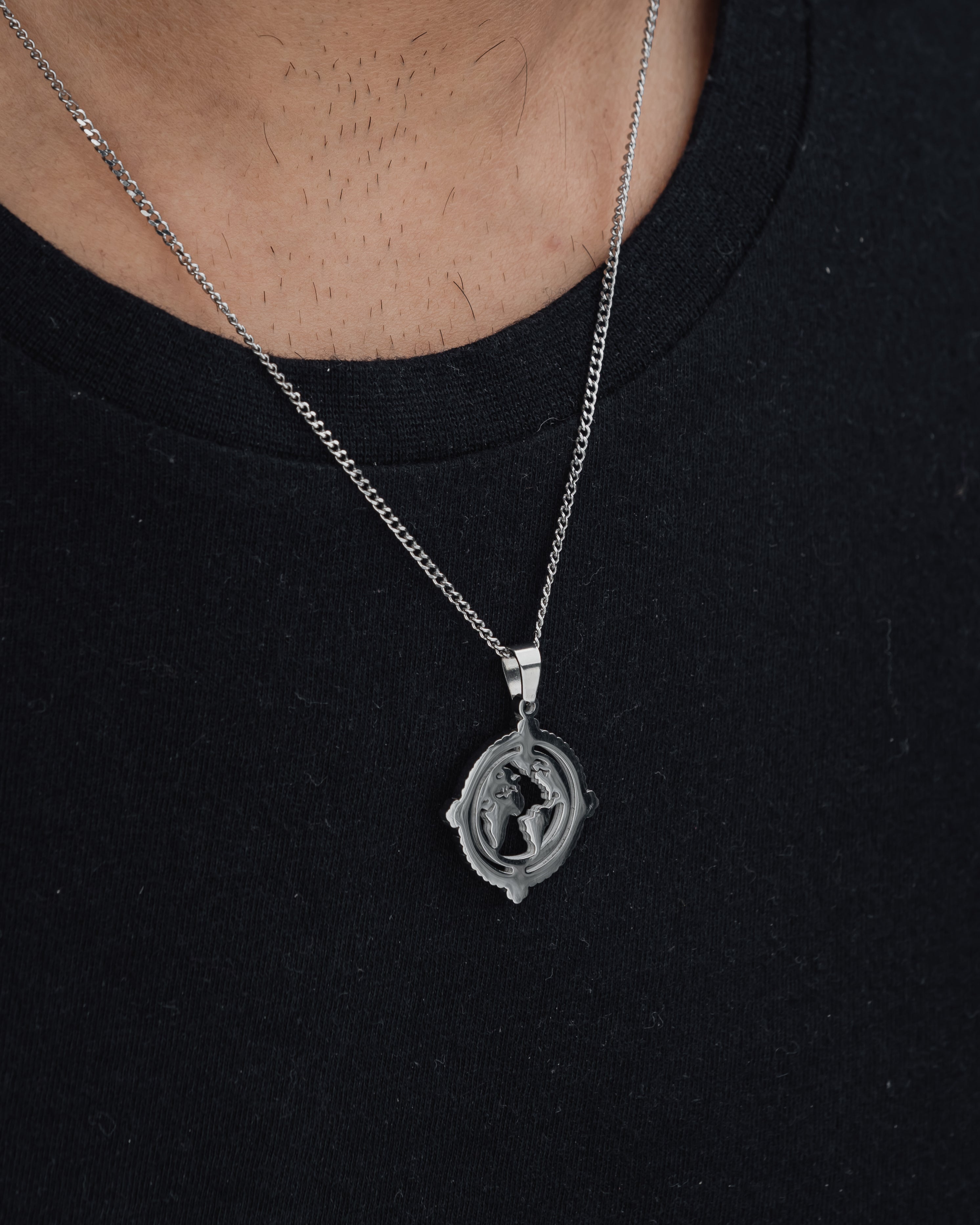 GLOBE (SILVER) Pendant+ Chain