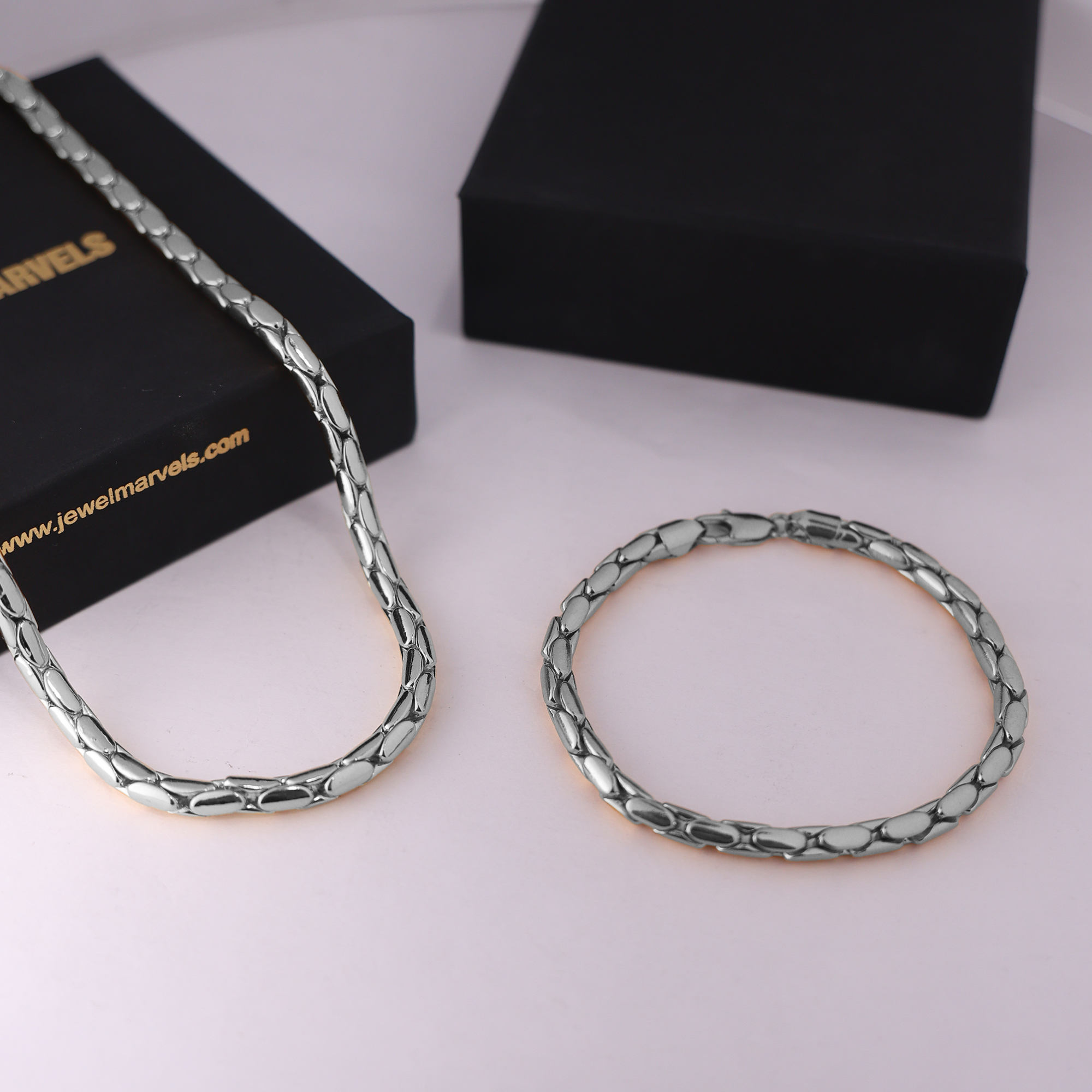 Cobra Chain (18K White Gold Rhodium Plating) - 5.5 MM