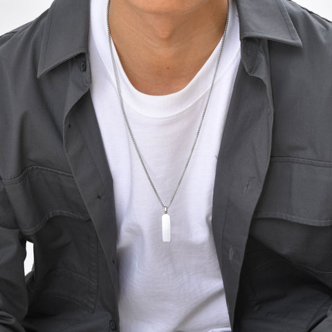 Classic Sleek Men’s Pendant and Chain